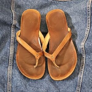 Olukai Brown Tan Sandals S 8 Flip Flop VGUC